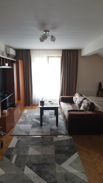 Lev Tolstoi, vand garsoniera tip open space.